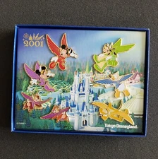 TDR TDL New Year 2001 - Mickey Minnie Goofy Donald Pluto Chip Dale Wings Pin Set