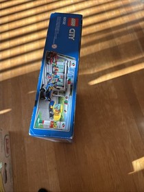 LEGO CITY: Service Station (60132) - New & Retired, damaged Box. See Photo.