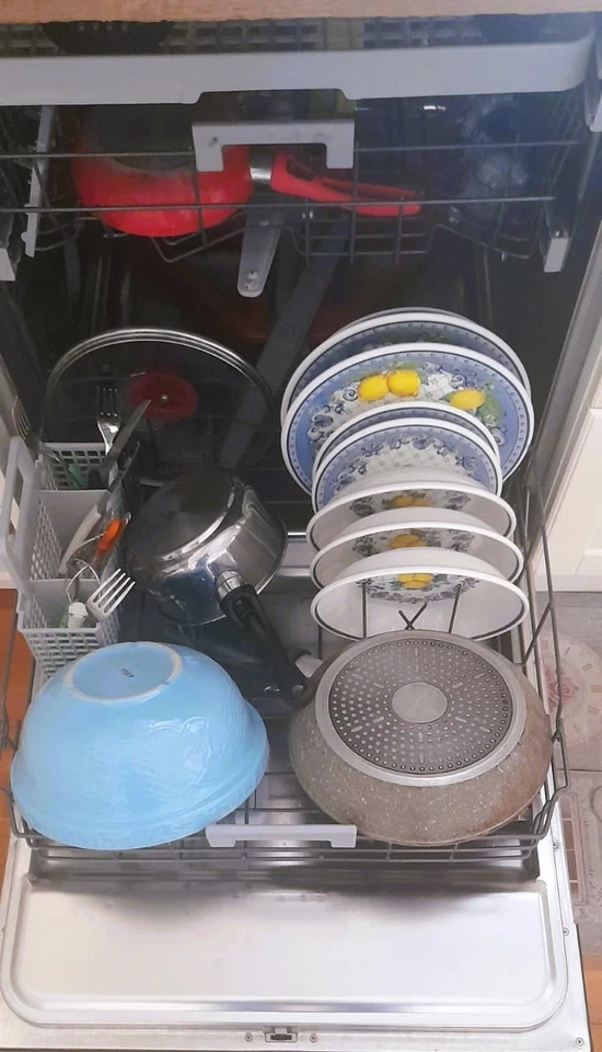 Whirlpool Lavastoviglie da incasso 7653/1 A++ 3 cestelli + cestino portaposate - Immagine 2 di 4