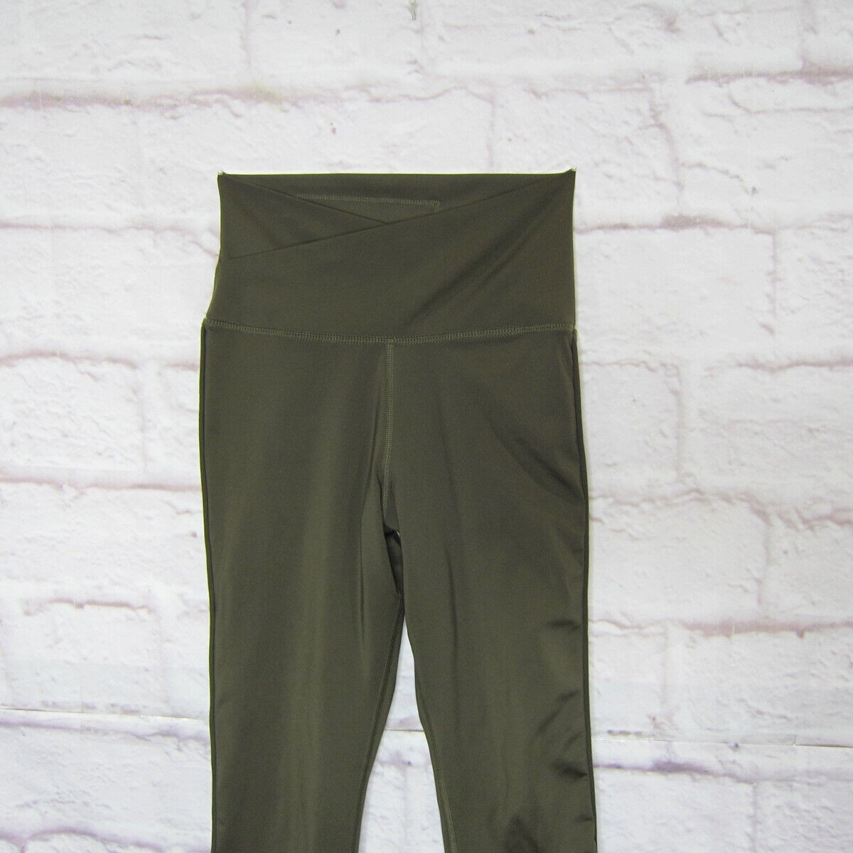 Nike Dri-Fit Women's size XS Yoga Cutout High Rise 7/8 Legging Olive Green thumbnail 3