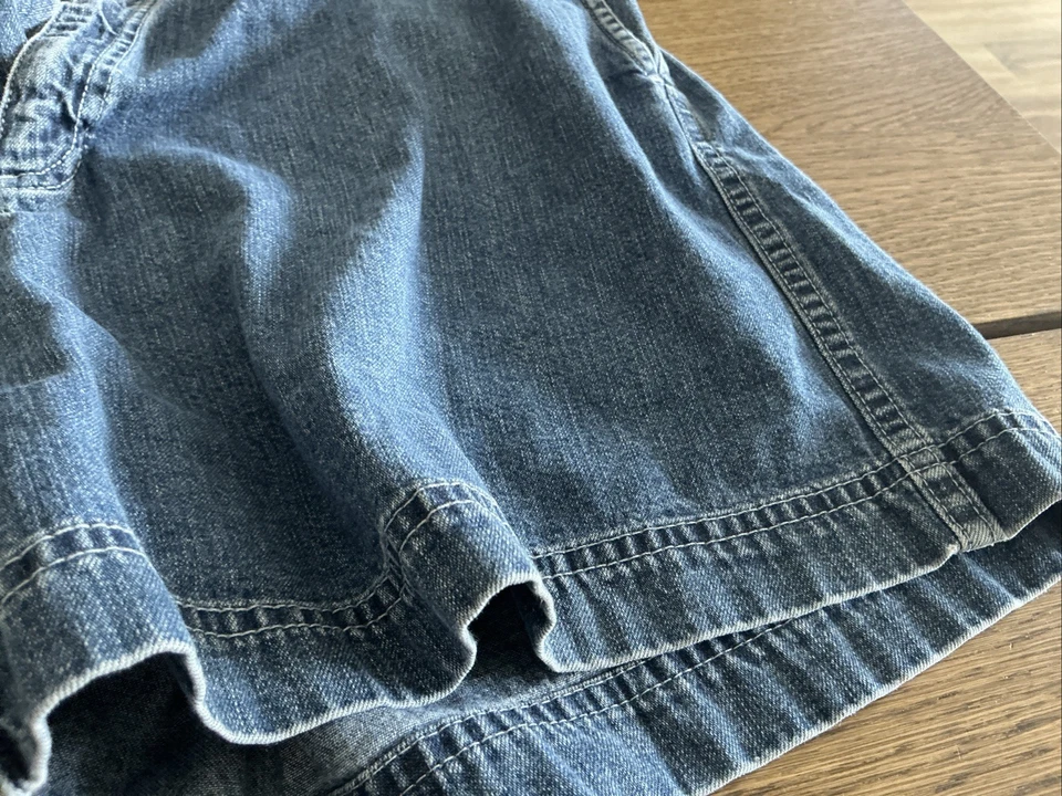 Vintage Lord and Taylor Blue Denim Shorts Size 10 - Missing Button - Image 3 of 4