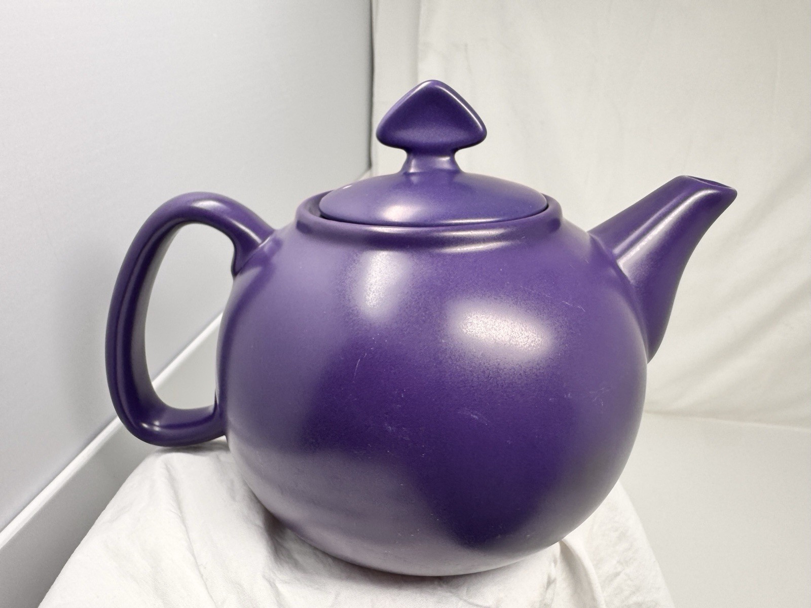 CHANTAL Purple 1.5 Quart Ceramic TEAPOT Mcm Deco Memphis Retro