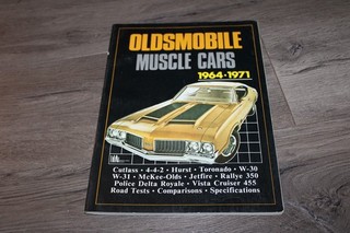 1964 1971 Oldsmobile Muscle Cars magazine article compilation Brooklands