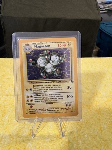 Magneton (11) 1st Edition Holo Holo Rare Fossil 11/62 NM