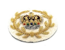 Crown WO2 Crown in Wreath Gold on White 1524