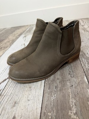 Blondo Liam Waterproof Fall Booties Size 11 Womens Taupe Suede Ankle Boots B6609