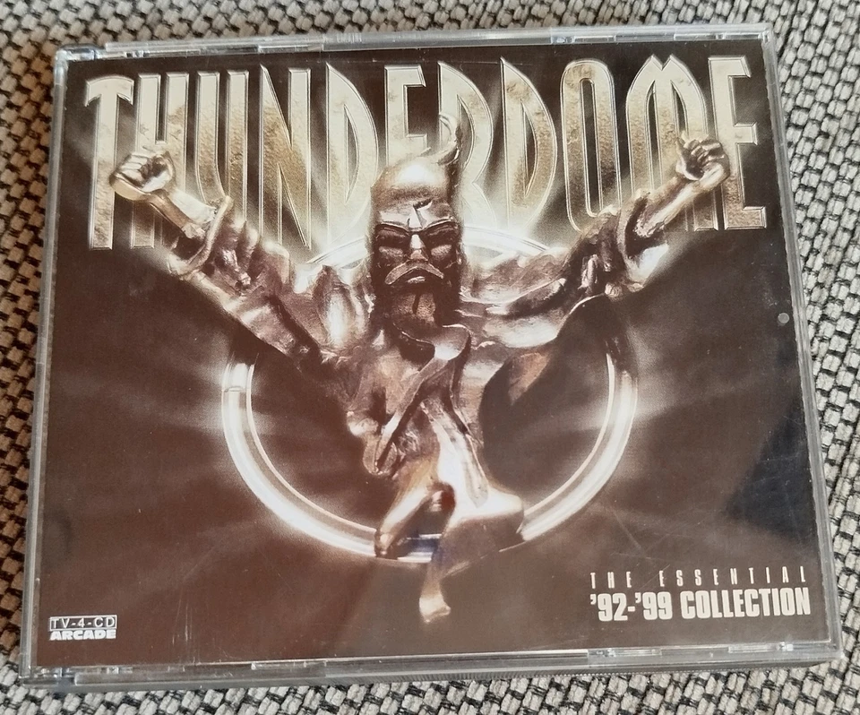 !!! CD Box Thunderdome The Best Of 1999 - Lesen !!!