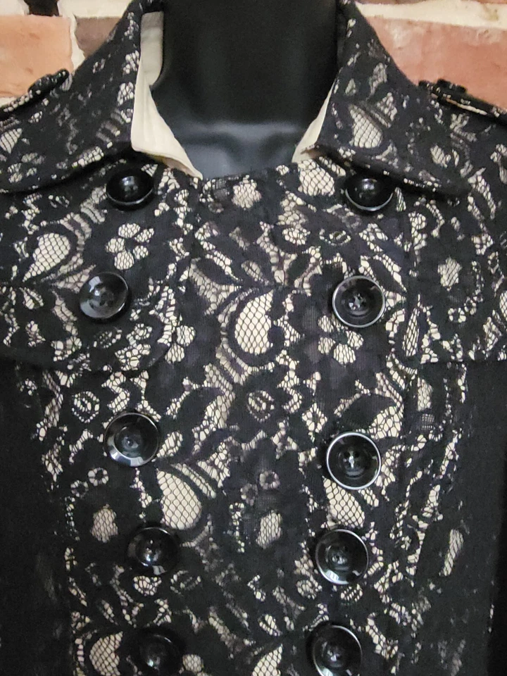Gabardina Blanc Noir para mujer mediana negra forrada encaje superposición doble botonadura Foto 2 de 4