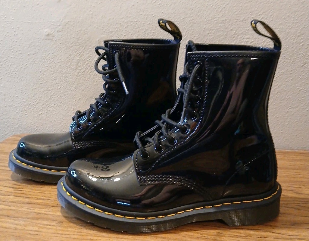 Doc Martens Black Air Wair 11821 US Size 7M - 8L