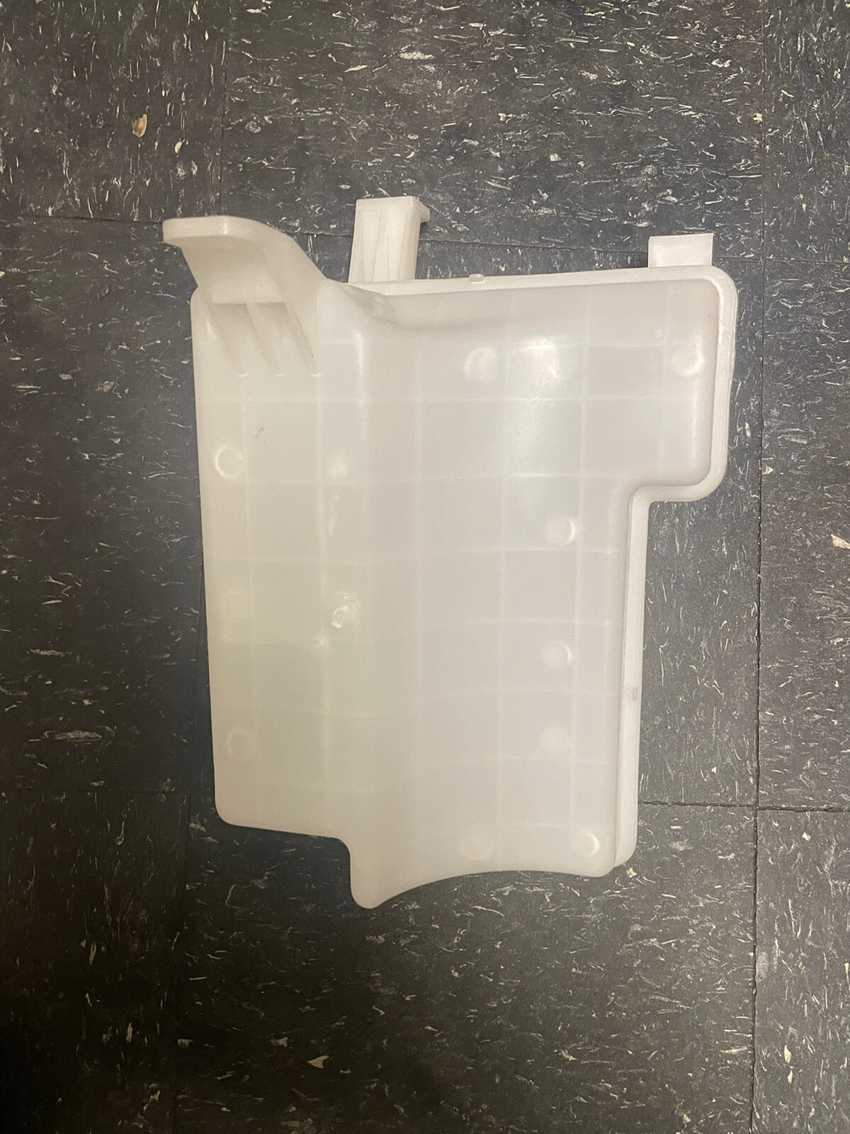 WASHER RESERVOIR TANK WINDSHIELD OEM GENUINE KIA SORENTO 20032009