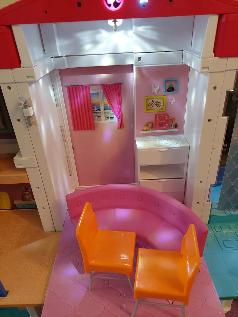Smart-Connected Dollhouses : Hello Barbie Dreamhouse