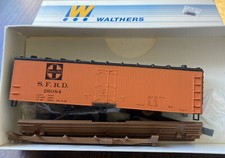 WALTHERS HO Kit 932-2308 40' DS Wood Reefer ATSF 26084 NIB