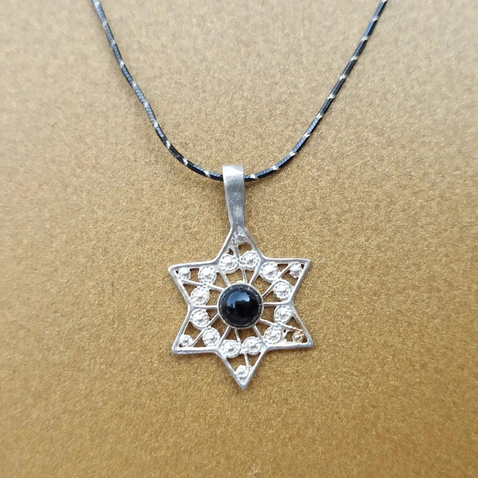 Colar Vintage Masculino Estrela de David Filigrana Ônix Preto Corrente de Prata Escura 925 - Imagem 3 de 4