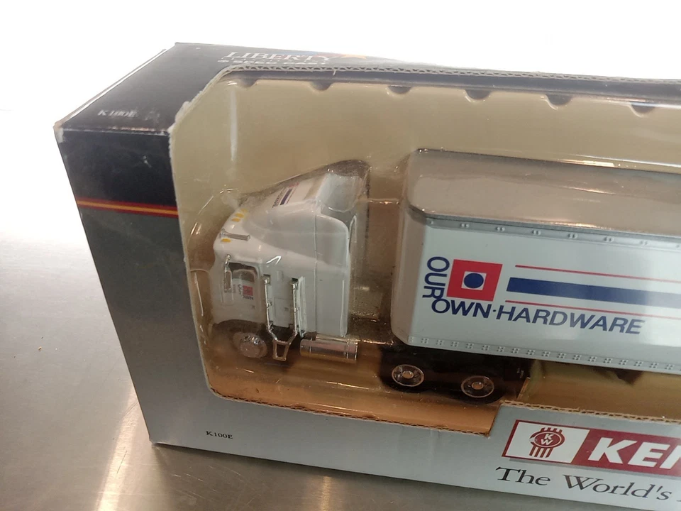 Banco semirremolque Liberty Classics Kenworth nuestro propio hardware escala 1/64 Foto 2 de 4