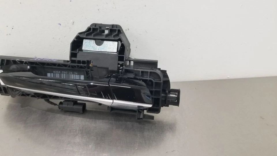 15 MERCEDES BENZ SL550 R231 EXTERIOR DOOR HANDLE FRONT RIGHT PASSENGER BLACK - Image 4 of 4