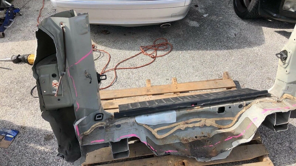 2005 Honda Element Tail Cut Section Clip Tan OEM 2003-2006 Foto 2 de 3