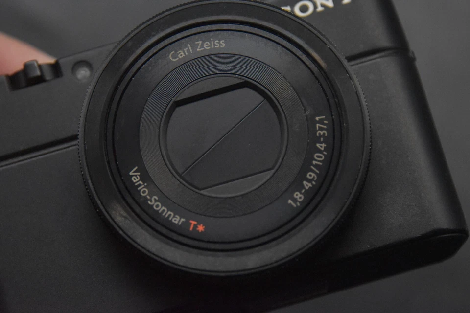 [US DUTY PAID] Sony Cyber-Shot DSC-RX100 35 Language Camera 8349-46 8354 8207 - Image 3 of 4