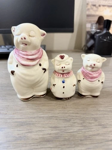 Vintage Shawnee Smiley Pigs Pink Bib Sugar, Salt & Pepper Shakers Rare EUC