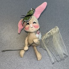 Annalee 6  Bunny w Green Butterfly & Net 1999...