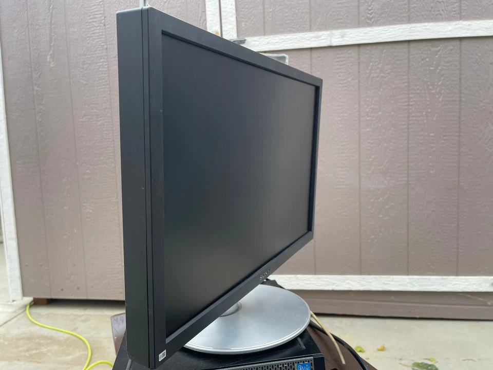 Sony SDM-P234 23" Computer LCD Display Monitor - READ DESCRIPTION - Image 3 of 4