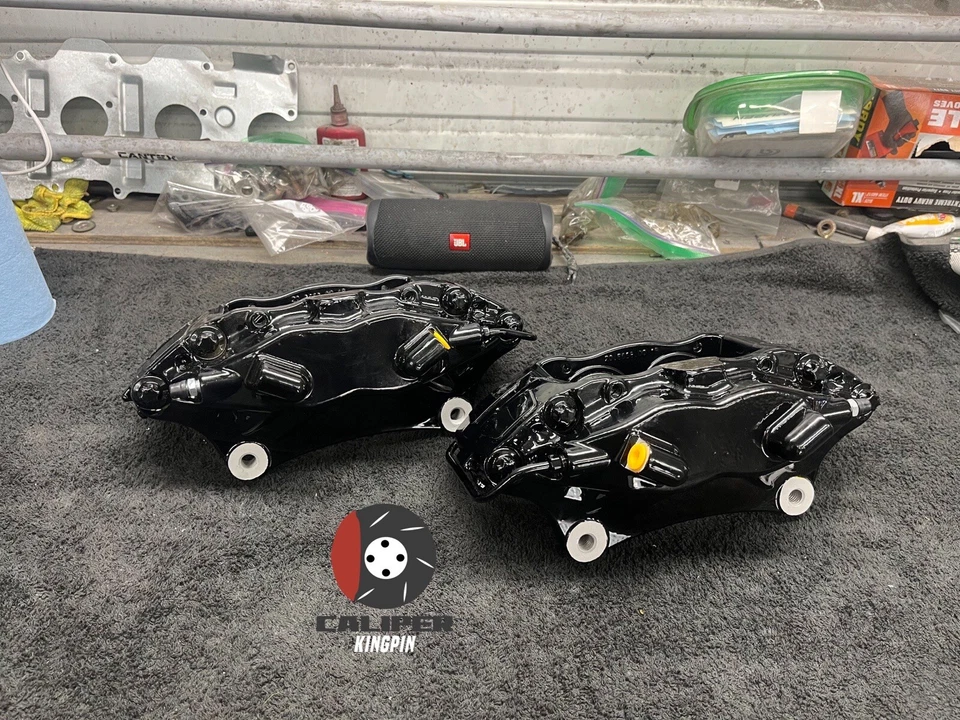 Par de pinzas de freno delanteras Ford Mustang GT con recubrimiento en polvo negro brillante 07-14 5,0 Foto 2 de 3