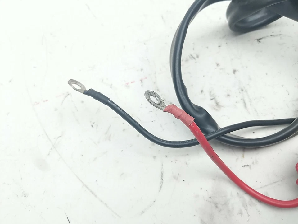 00 Cable terminal positivo de batería Honda CBR1100XX Blackbird CBR 1100 (A) Foto 3 de 4