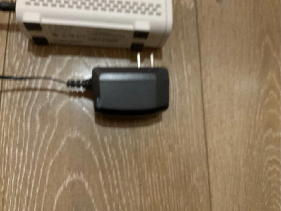 Arris Model SB6190 Surfboard Good Condition Not Tested In A S33 Box - Image 3 of 4