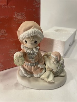 Precious Moments 2004 ''Time To Wish You A Mery Christmas'' Figurine NIB
