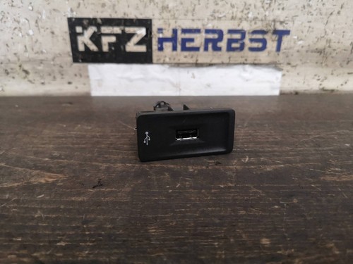 VW Golf VII 7 AU Radiobedienung USB Anschluss 5Q0035726C 266469