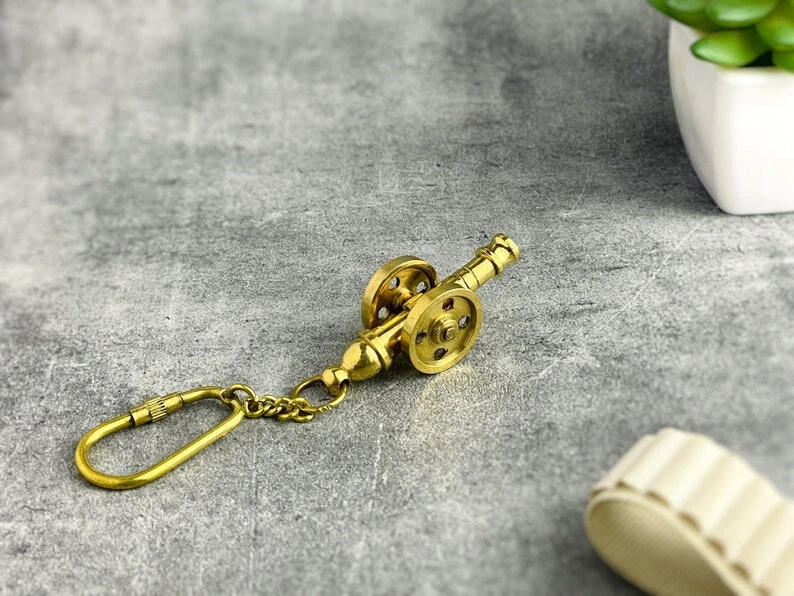 Llavero Cañón Náutico Marino Latón Regalo Único para Mujeres y Hombres | Asequible Foto 2 de 4