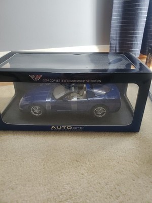 AUTOart 2004 Chevrolet Corvette Convertible 1:18 Diecast Car