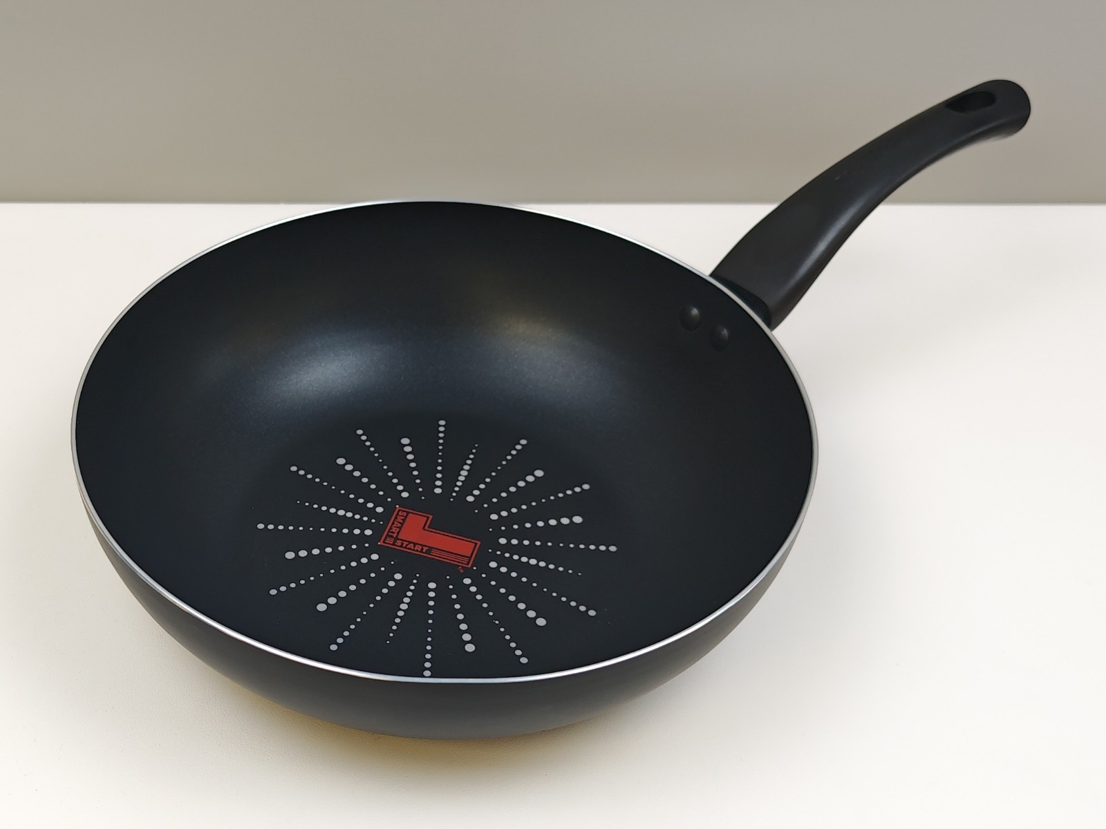 Tower T700316 SmartStart Gourmet 28cm Aluminium Wok with Easy Clean - (READ)