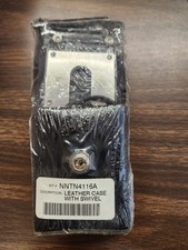 Nowe skórzane etui Motorola z obrotowym uchwytem radiowym NNTN4116A zapieczętowane