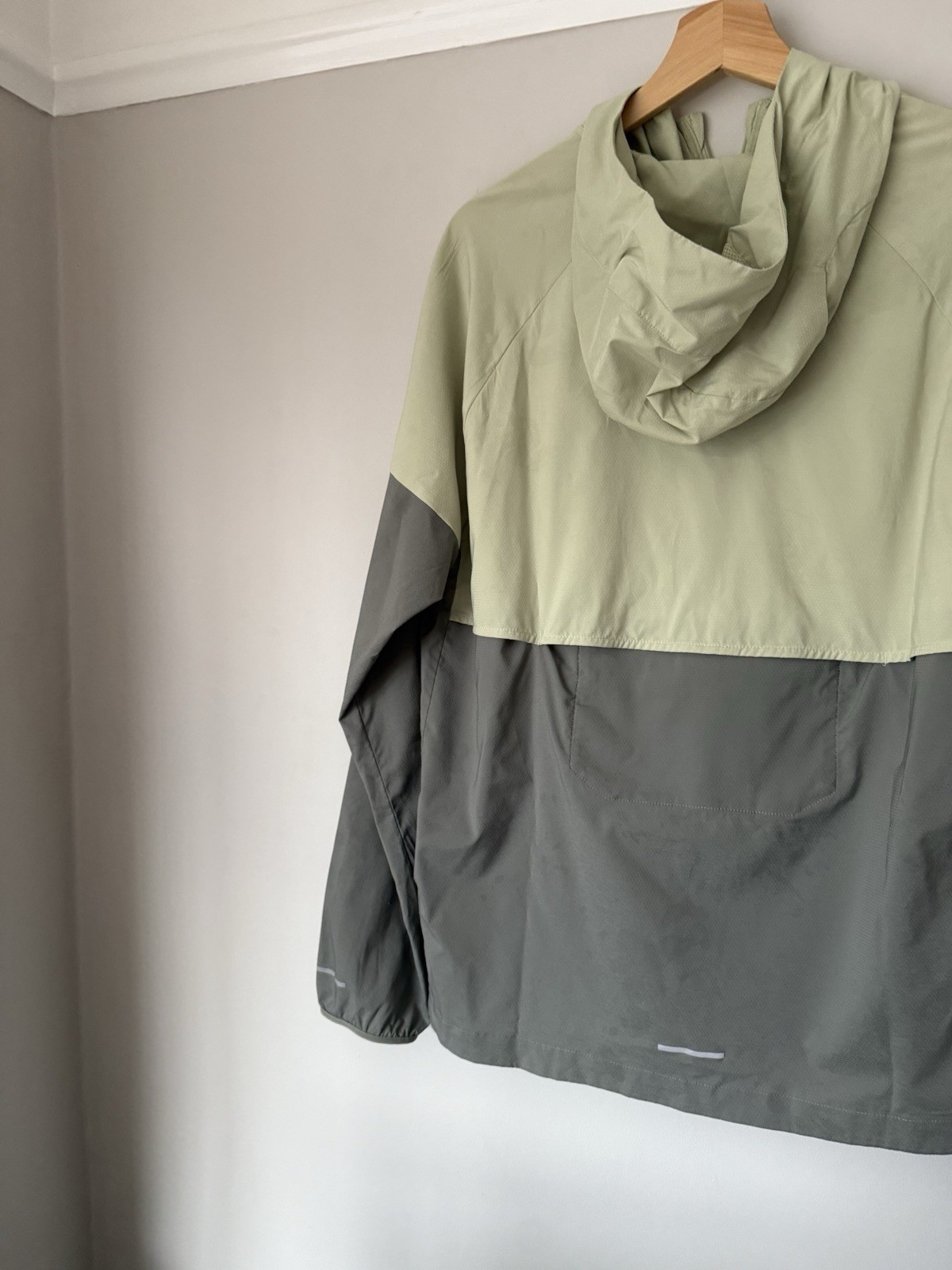 Nike Windrunner Repel Packable jacket Grey Green … - image 9