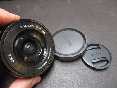 SONY E 16-50mm 3.5-5.6/PZ OSS lens with both lens covers SELP1650