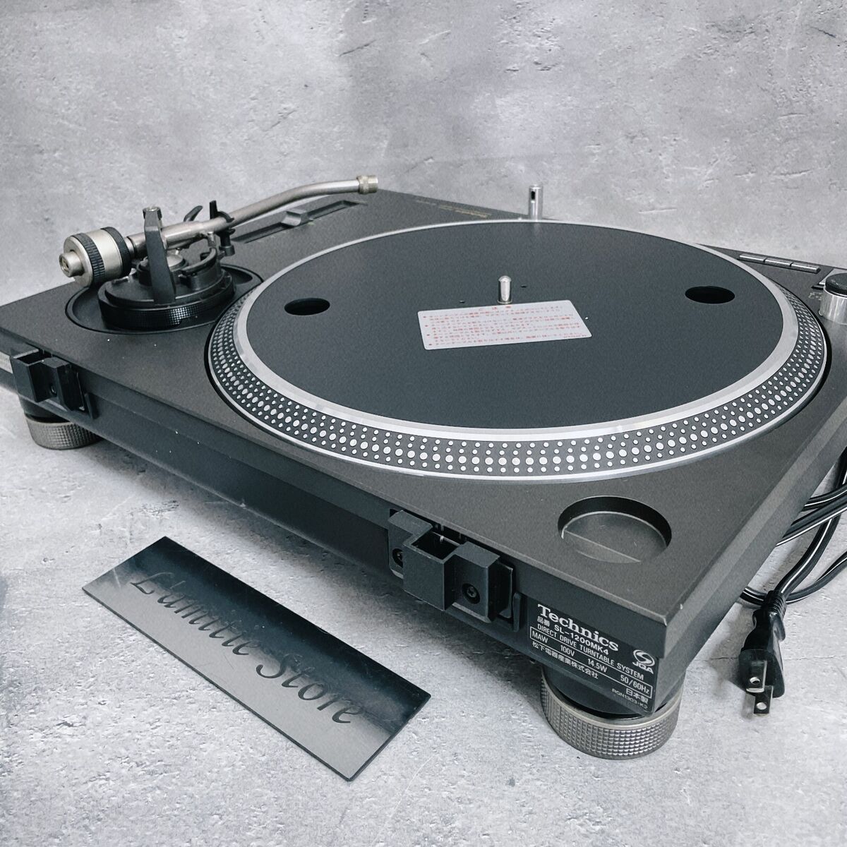 Technics SL-1200MK4-K Quartz Direct Drive Turntable Record Technics SL-1200MK4-K Quartz Direct Drive Turntable Record