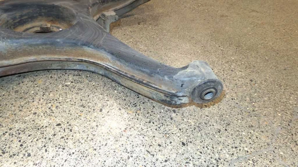 Brazo de arrastre trasero derecho lado pasajero 72-80 Mercedes Benz R107 450SL 450SLC FABRICANTE DE EQUIPOS ORIGINALES Foto 2 de 4