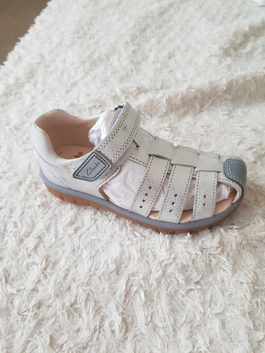 Clarks girls roam Bay T sandals size 7F brand new | eBay