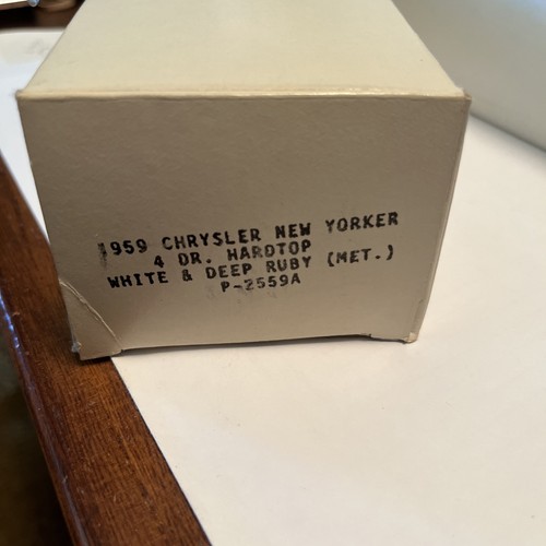 1959 Chrysler New Yorker Plastic Promo Model By Johan 1/25 Scale White / Red - Picture 12 of 12