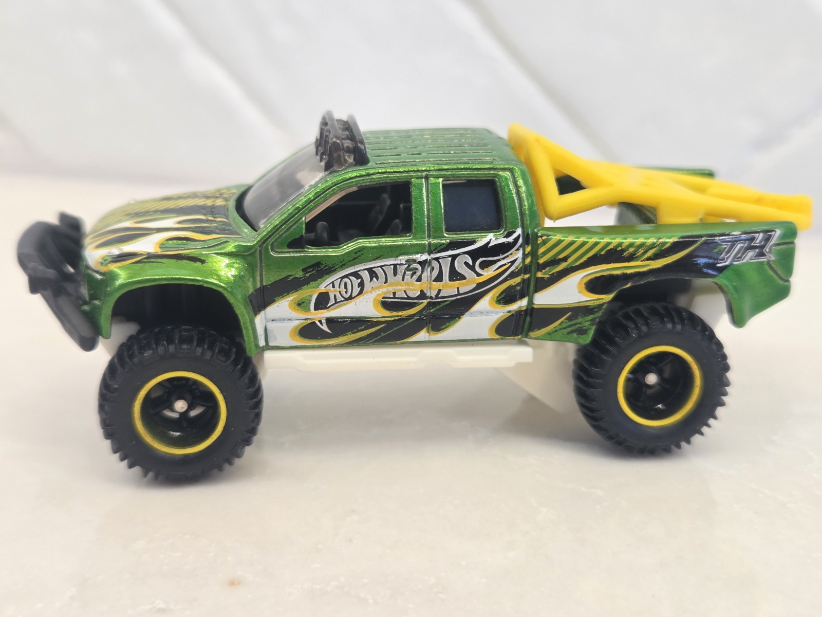 Hot Wheels 2014 Green Sandblaster Super Treasure Hunt Real Riders