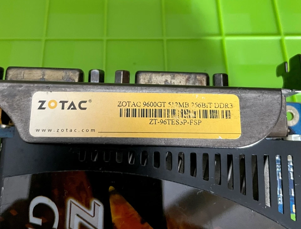 Nvidia ZOTAC GeForce 9600GT ZT-96TES3P-FSP 512MB 256BIT, DDR3 Card - Image 4 of 4