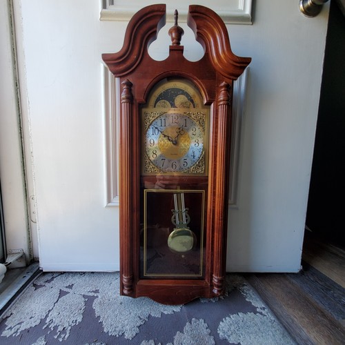 Howard Miller Fenwick Wall Clock, Windsor Cherry 620158 EXCELLENT