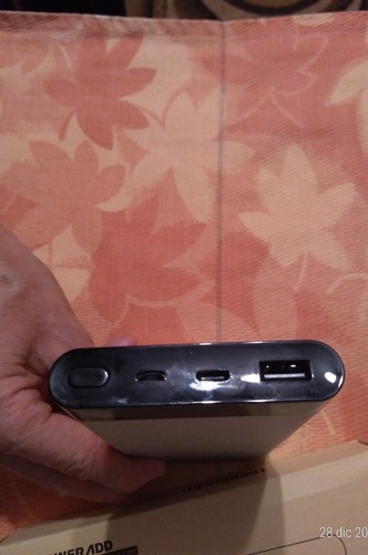 POWER BANK 10000 mAh*NUOVO IMBALLATO**MARCA POWER ADD** - Foto 6 di 6