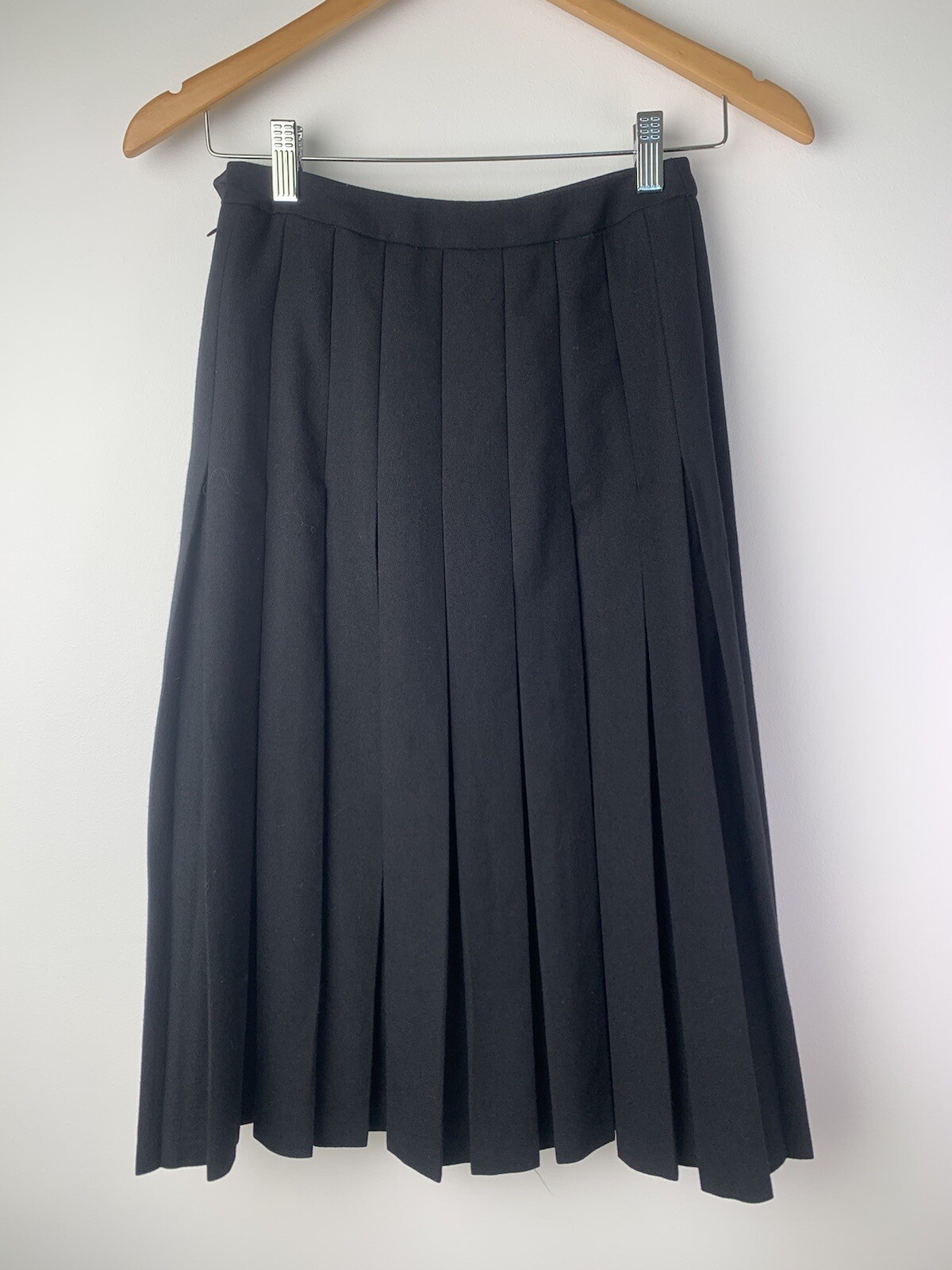 Vintage Fletcher Jones Skirt Black Pure Wool Pleated … Gem