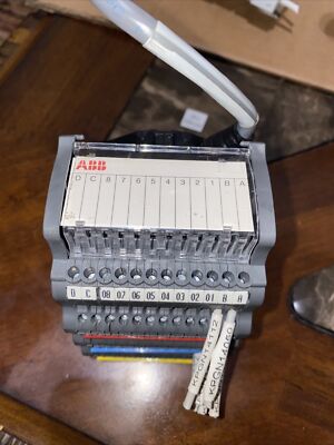 1x ABB 1SNA631080R2000 Terminal Contact Block BOM-8/SS/TSL-PI, NOS unused