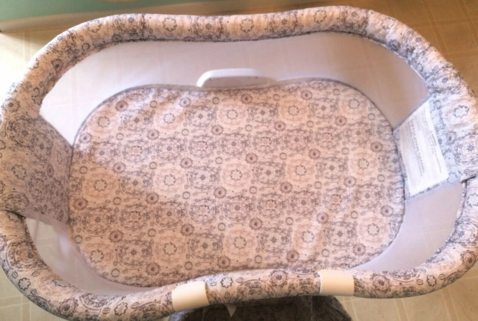 HALO BASSINEST GIRATORIO SERIE LUXE DURMIENTE, MEDALLÓN AZUL Foto 2 de 4