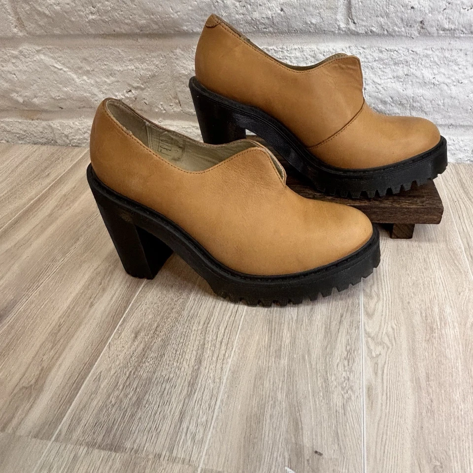 Botas Dr Martens para mujer con tacones Cordelia sin cordones de cuero tostado talla 6 Doc Martin’s Foto 2 de 4