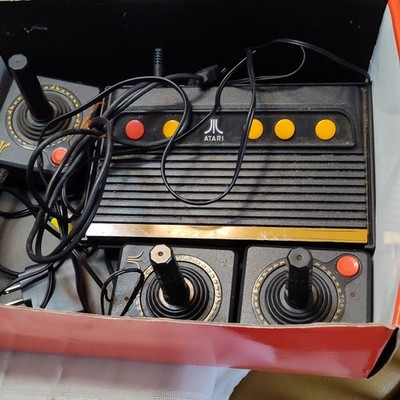 Atari Flashback 4 Home Console Black Composite RCA 2013 with Joysticks