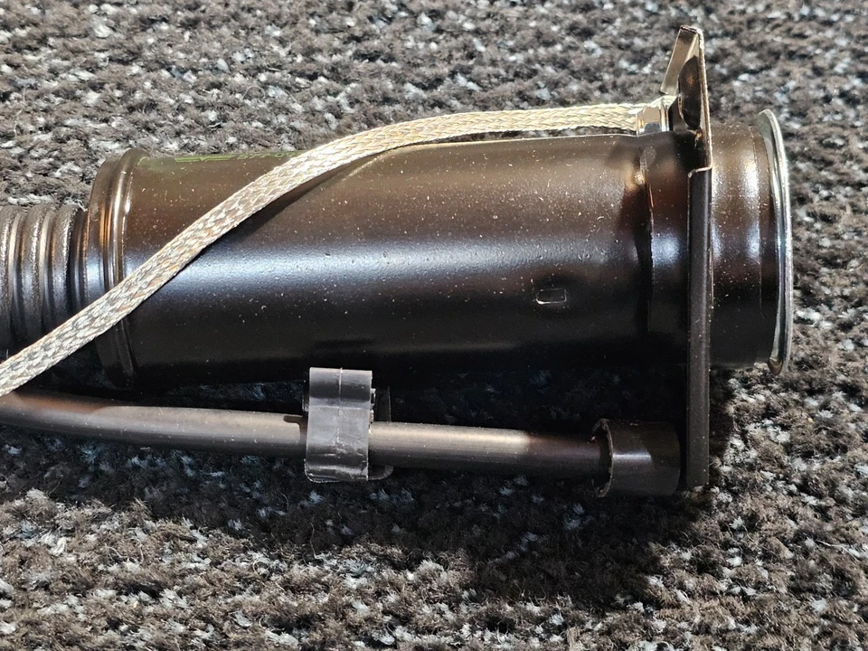 Cuello de llenado del tanque de combustible Dorman 577-095 para Chevy Silverado 1500 1999-2004 Foto 4 de 4