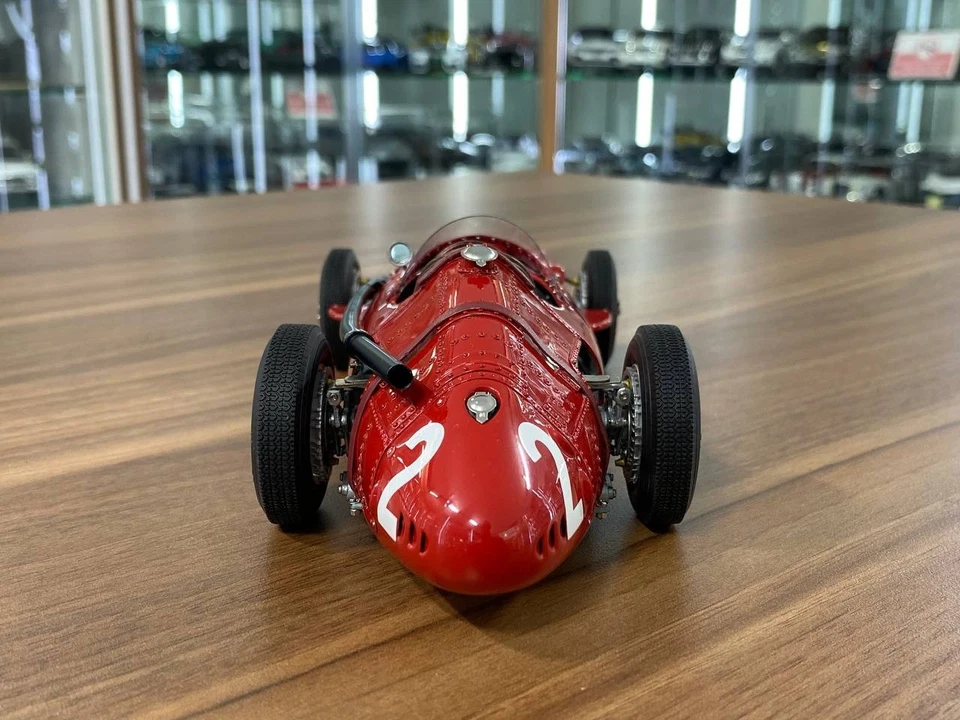 CMC Maserati 250 F GP Frankreich 1957, Winner JM. Fangio #2 [1/18 Diecast] - Image 4 of 4